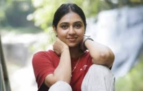 Lakshmi Menon Escapes Arrest
